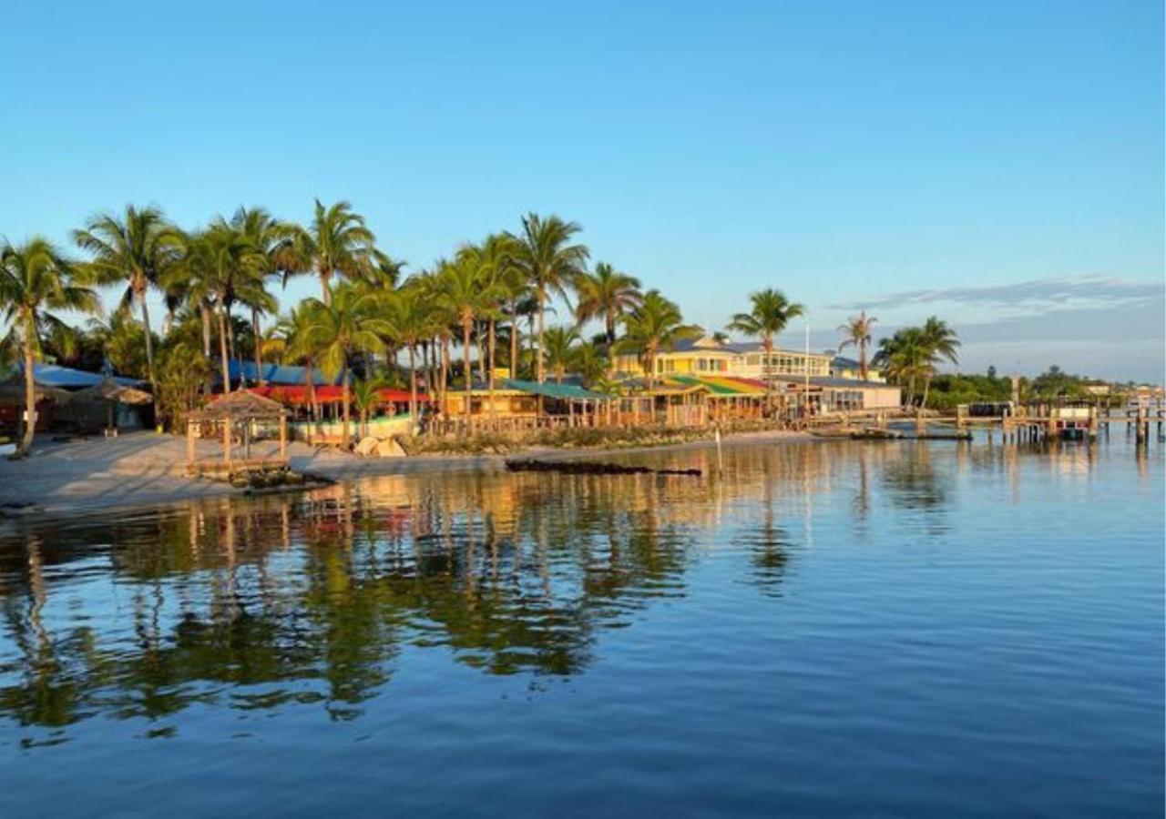 Capt Hirams Resort Sebastian Exterior foto