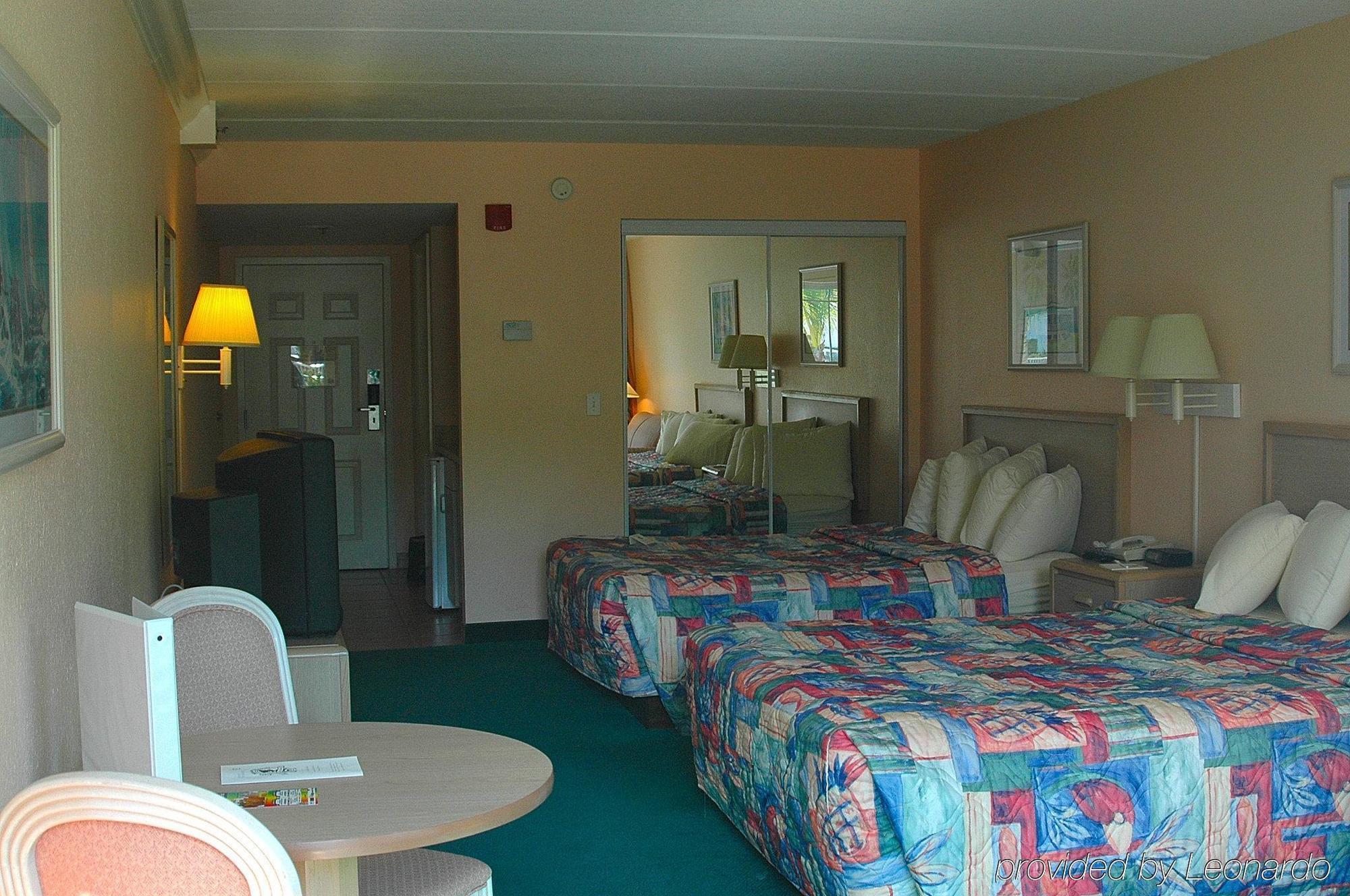 Capt Hirams Resort Sebastian Quarto foto
