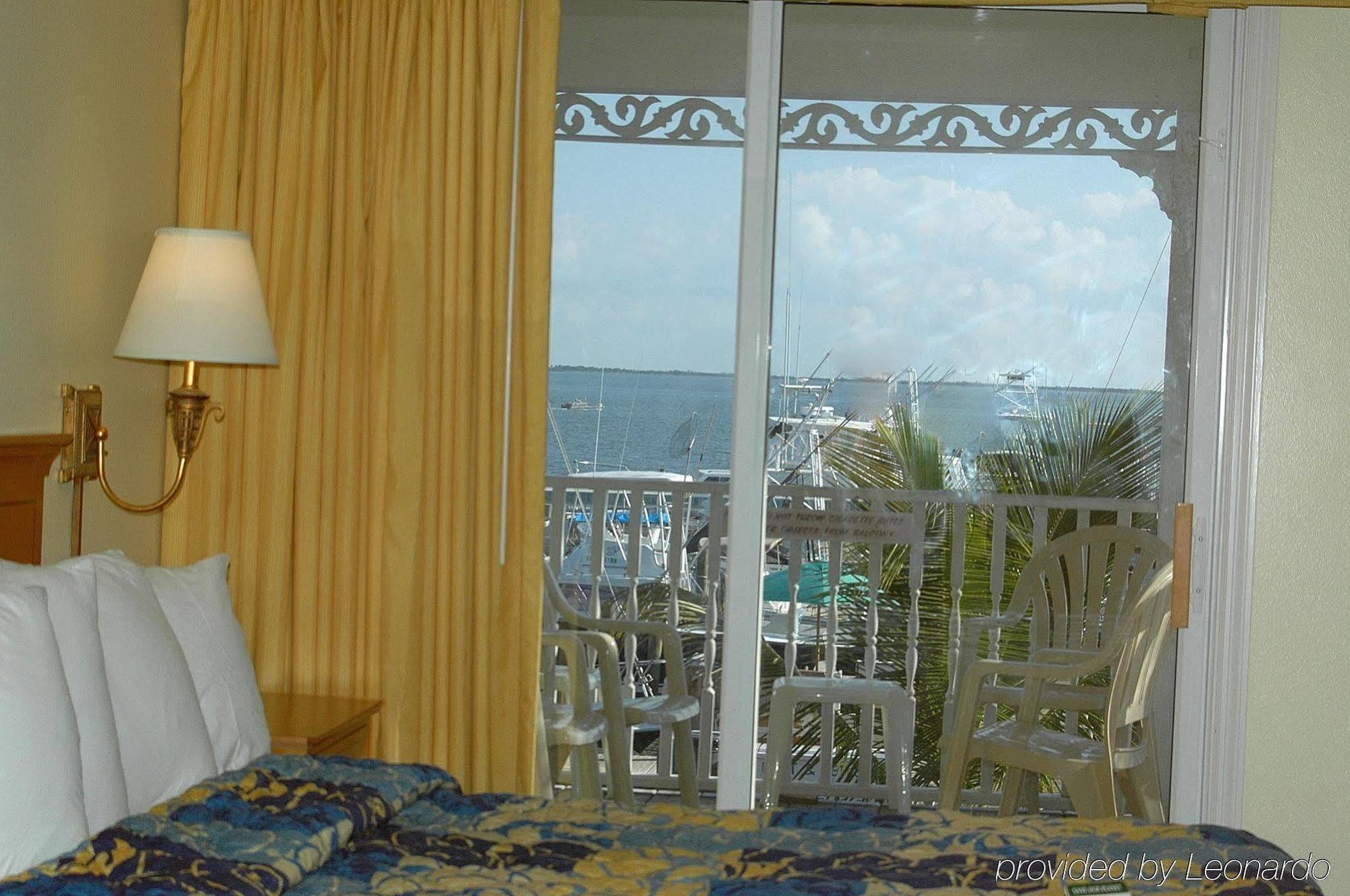 Capt Hirams Resort Sebastian Quarto foto